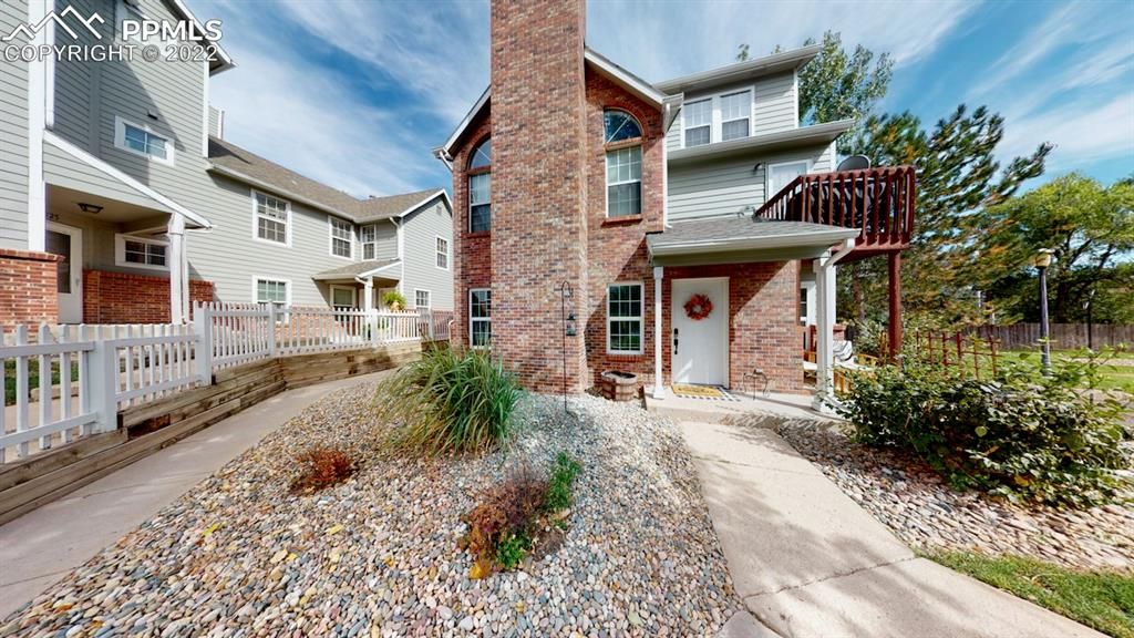 2039 Palm Dr, Colorado Springs, CO 80918