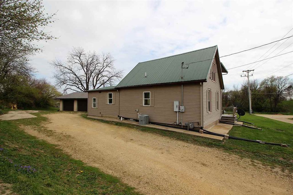 115 E Monroe St, Maquoketa, IA 52060 Trulia