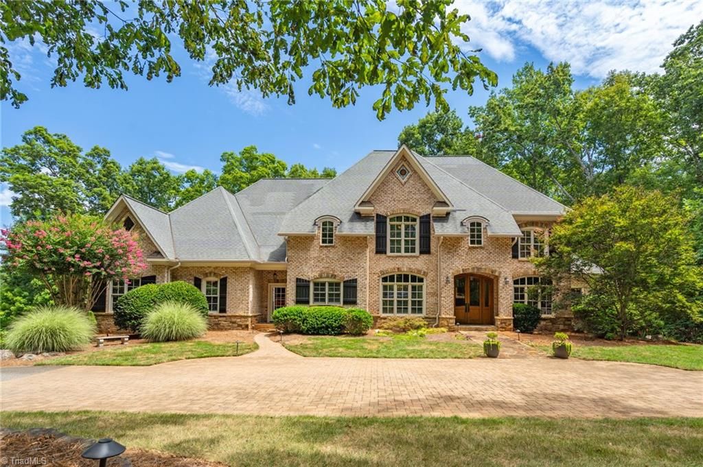 141 Wellsprings Ct, Pfafftown, NC 27040