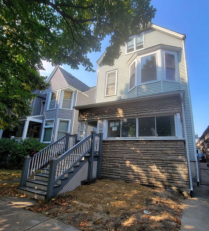 1820 W Belle Plaine Ave #2, Chicago, IL 60613