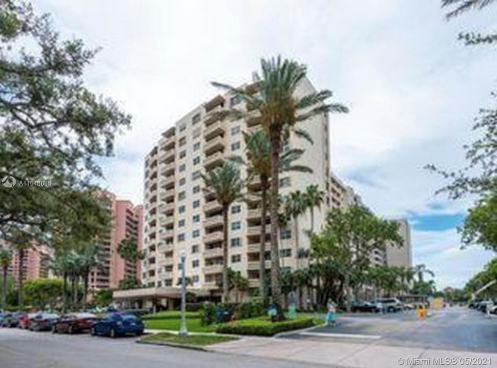 90 Edgewater Dr #606, Coral Gables, FL 33133