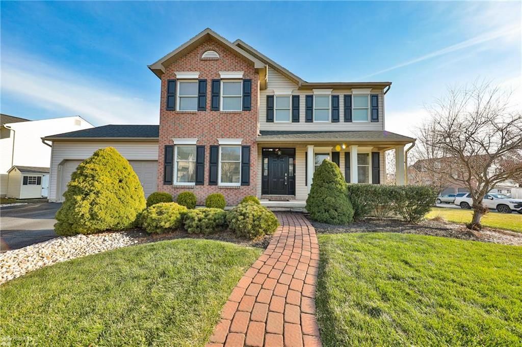 2221 Evening Sun Rd, Nazareth, PA 18064