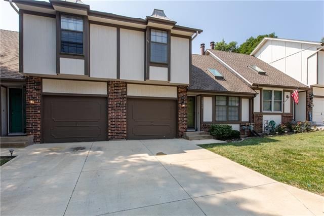 10215 W 86th Ter, Overland Park, KS 66212