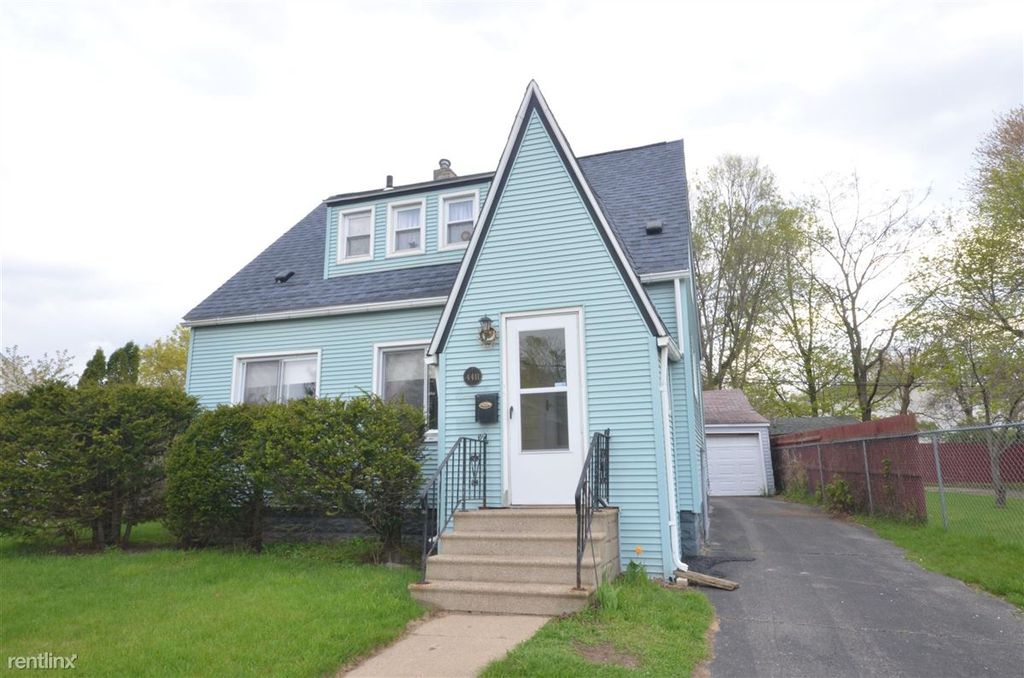 4411 Red Arrow Rd, Flint, MI 48507