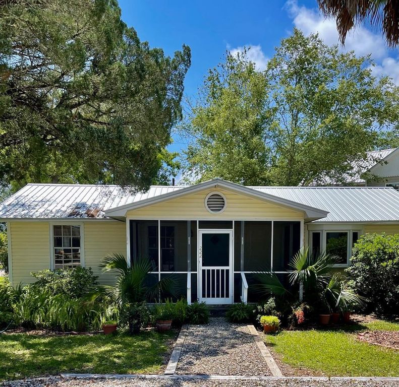222 Avenue D, Apalachicola, FL 32320 Trulia