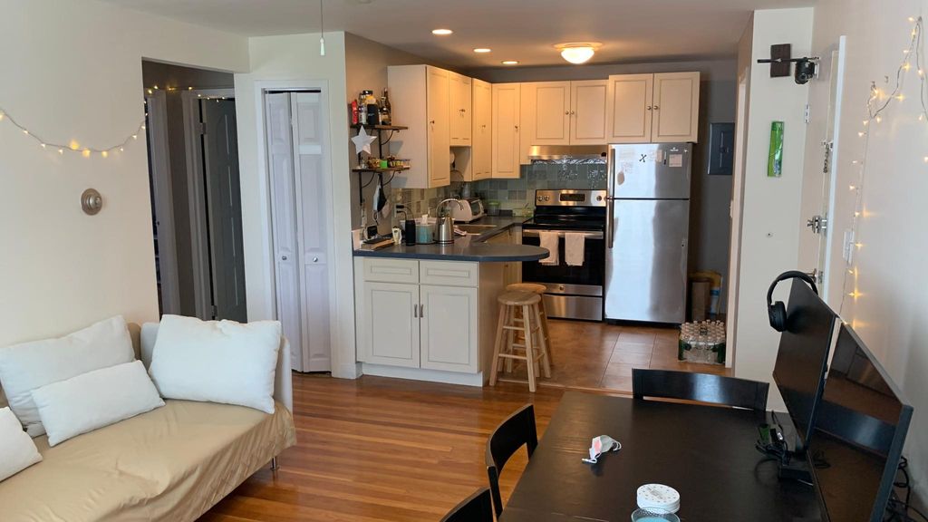 109 Warren St #4, Watertown, MA 02472