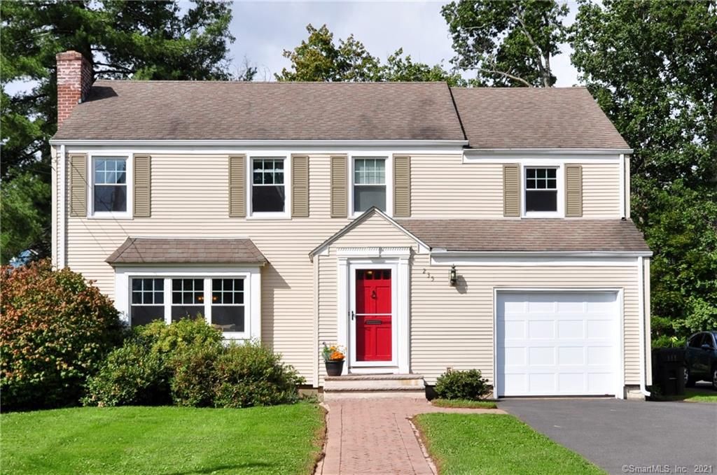 235 Auburn Rd, West Hartford, CT 06119