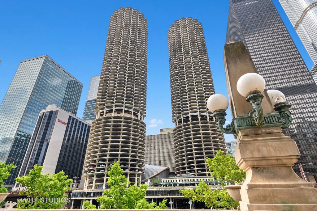 300 N State St #4428-29, Chicago, IL 60654