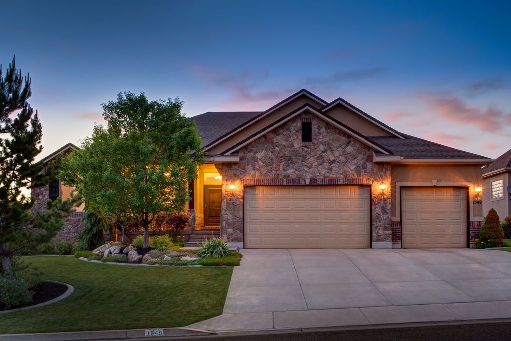 1549 E Poets Rst, Layton, UT 84040