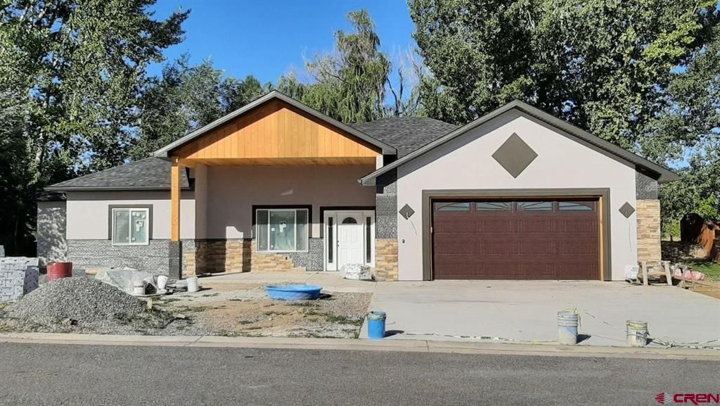 63523 Lake Shore Dr, Montrose, CO 81403