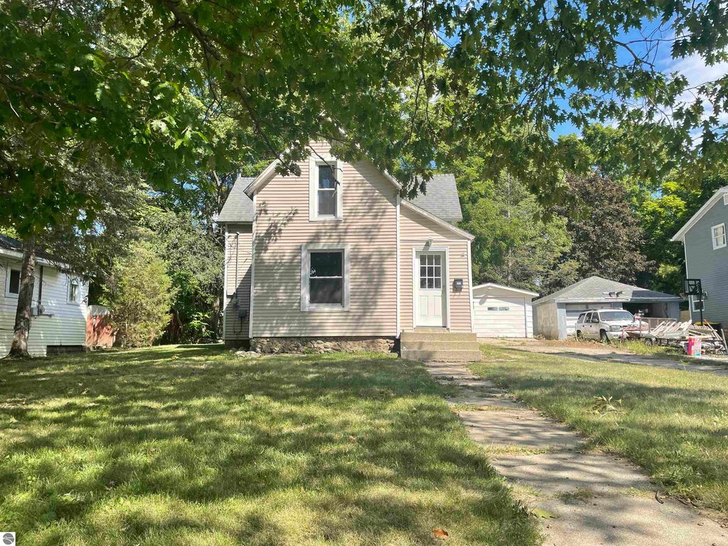 206 N Grover Ave, Alma, MI 48801 MLS 1904040 Trulia