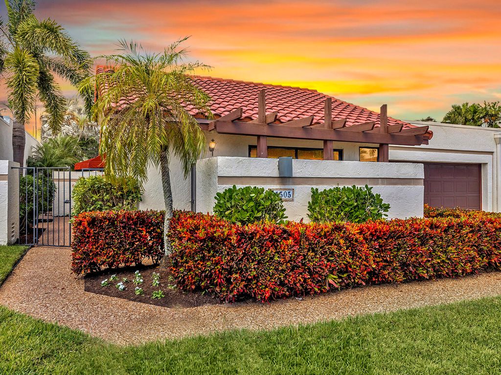 21505 Laguna Dr, Boca Raton, FL 33433