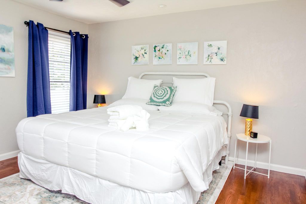610 Winston St, Dallas, TX 75208