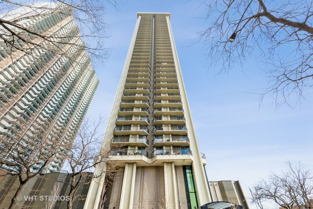6007 N Sheridan Rd #26J, Chicago, IL 60660