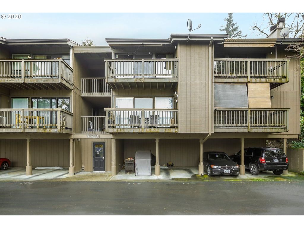 7748 SW Barnes Rd, Portland, OR 97225
