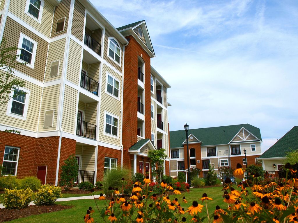2 Bellacasa Way #103, Hampton, VA 23666