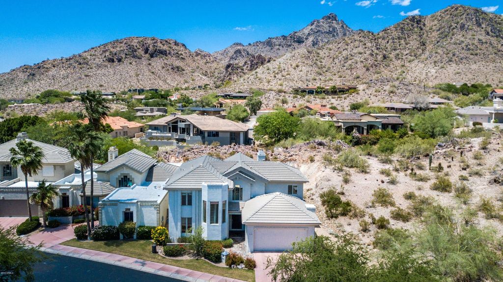 3132 E Sierra Vista Dr, Phoenix, AZ 3 Bed, 3.5 Bath