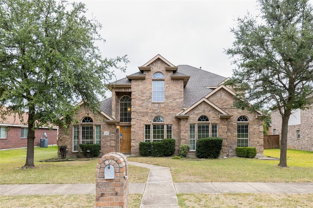 1229 Kensington Dr, Desoto, TX 75115