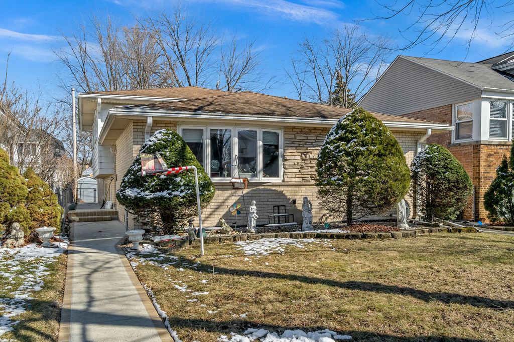 2737 Spruce St, River Grove, IL 60171