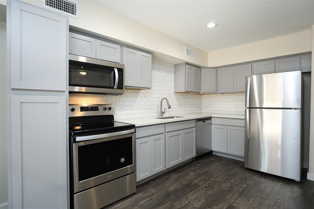 5504 La Branch St #10, Houston, TX 77004