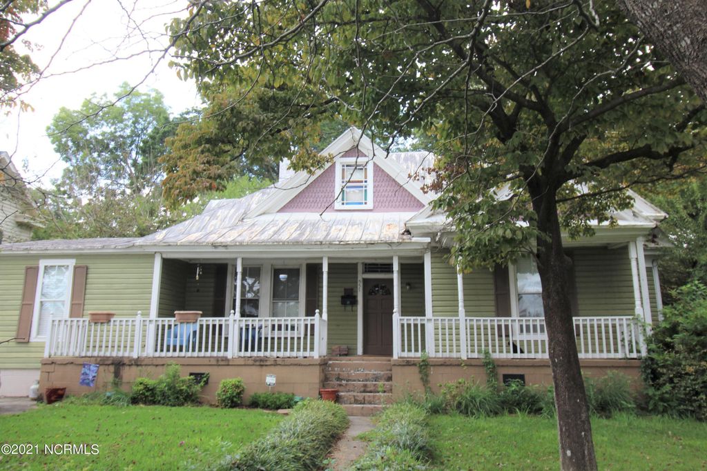 557 2nd St, Ayden, NC 28513