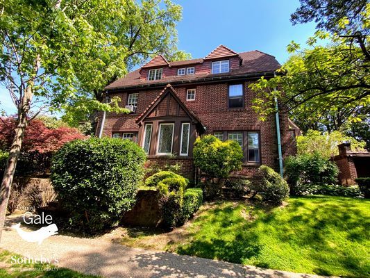 Apartments For Rent In Forest Hills Gardens Queens Ny 7 Rentals Trulia