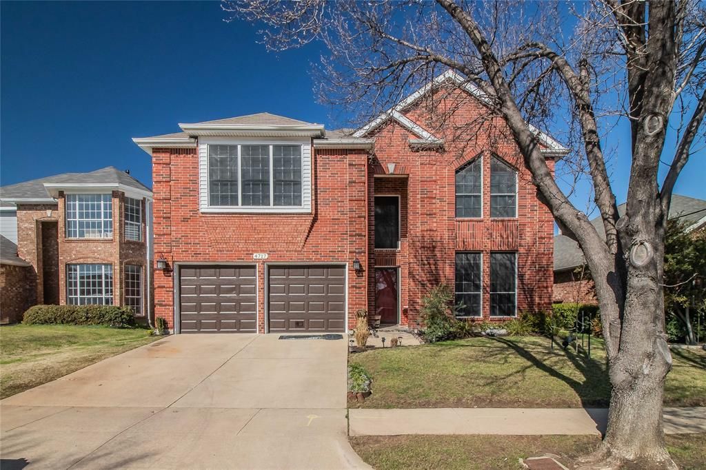 4717 Park Downs Dr, Fort Worth, TX 76137