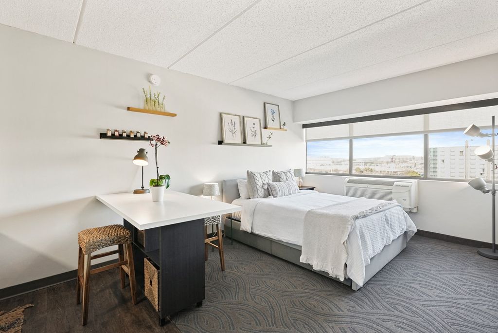 3 Appletree Sq #4187318, Minneapolis, MN 55425