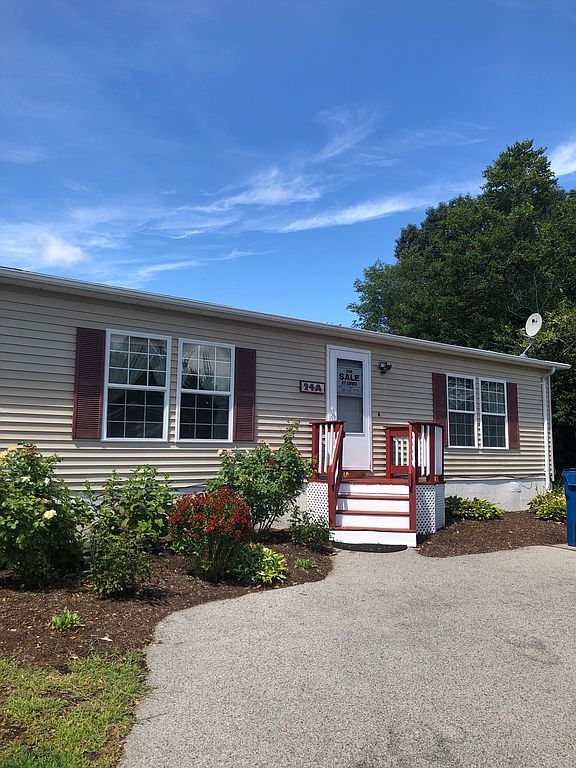 24A Aspen Cir, Rockland, MA 02370 - 2 Bed, 1 Bath Mobile / Manufactured