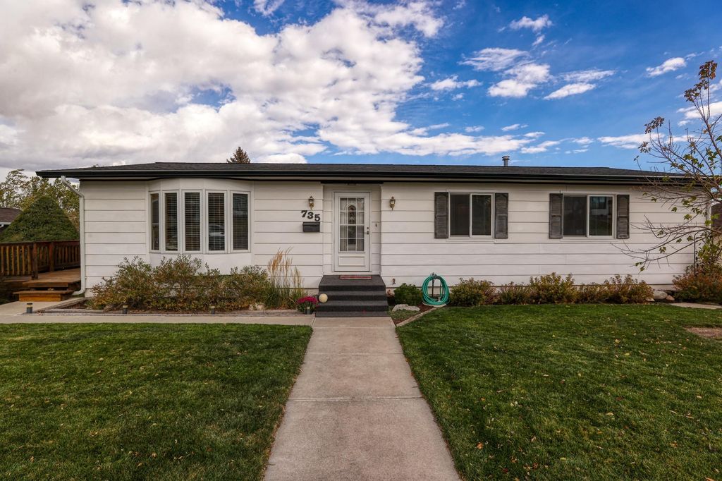 735 Clarendon Ave, Sheridan, WY 82801