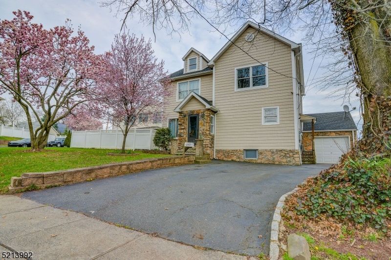 2577 Vauxhall Rd, Union, NJ 07083 See Est. Value, Schools & More