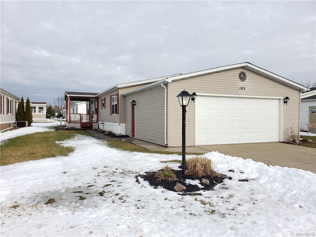 105 Golden Pond Est, Akron, NY 3 Bed, 2 Bath Mobile / Manufactured