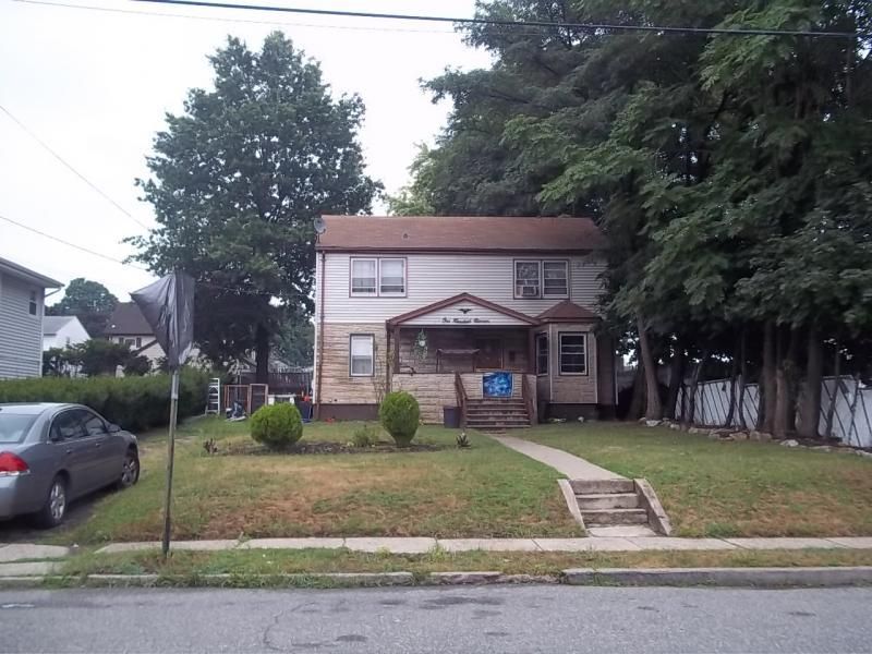 111 Elizabeth Ave, Elmwood Park, NJ - 3 Bed, 2 Bath Single-Family Home
