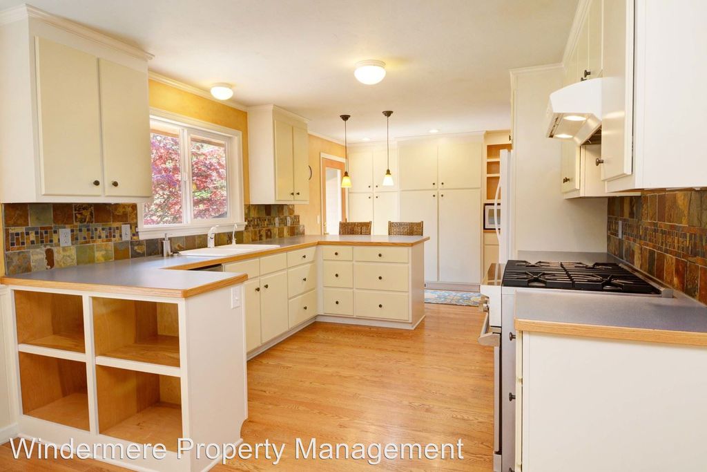 Unique 8510 Park Lane Apartments with Simple Decor