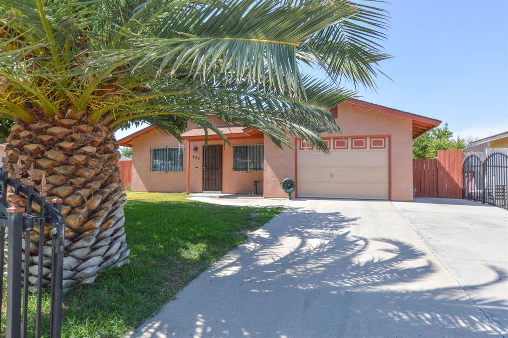 425 Mono St, Avenal, CA 93204