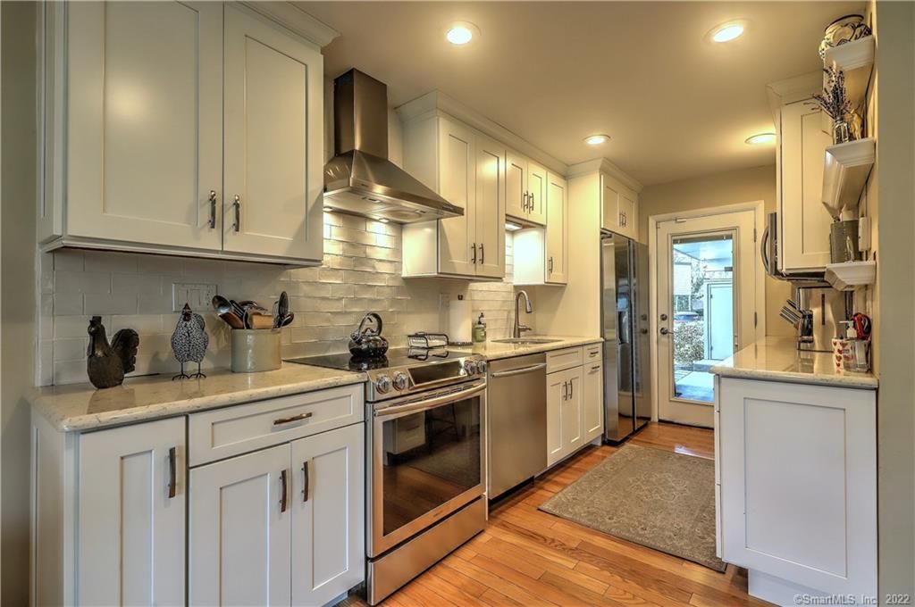 74 Walk, West Haven, CT 06516
