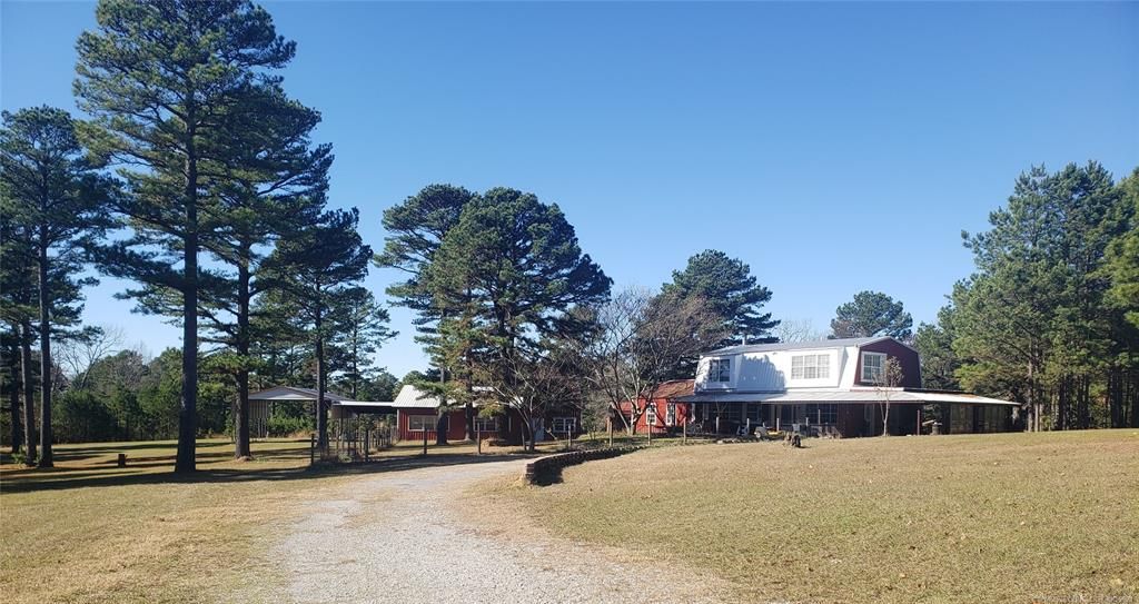 881 S Centerpoint Rd, Atoka, OK 74525