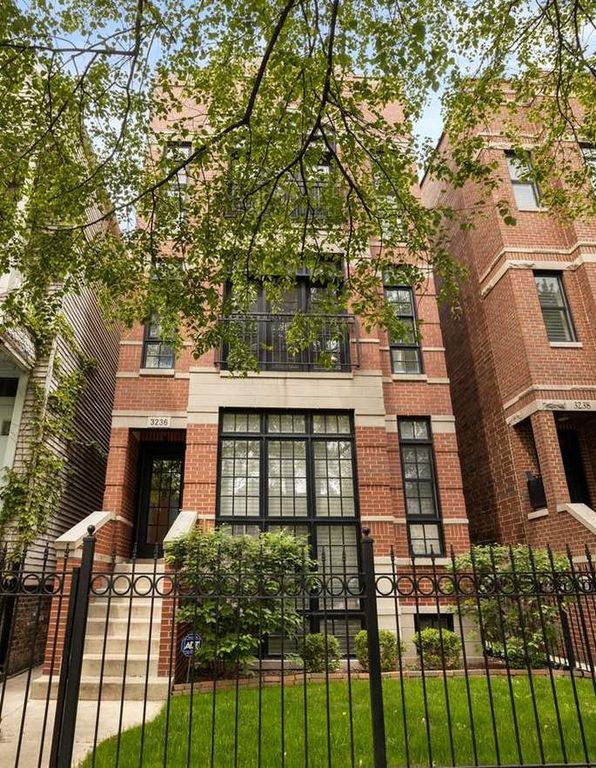 3236 N Kenmore Ave #3, Chicago, IL 60657