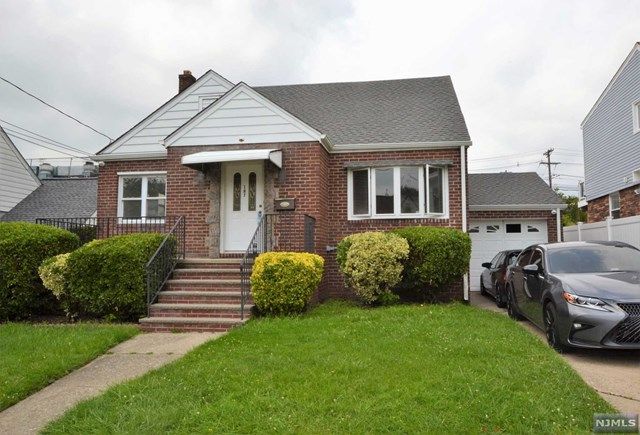 187 9th St #2, Fairview, NJ 07022