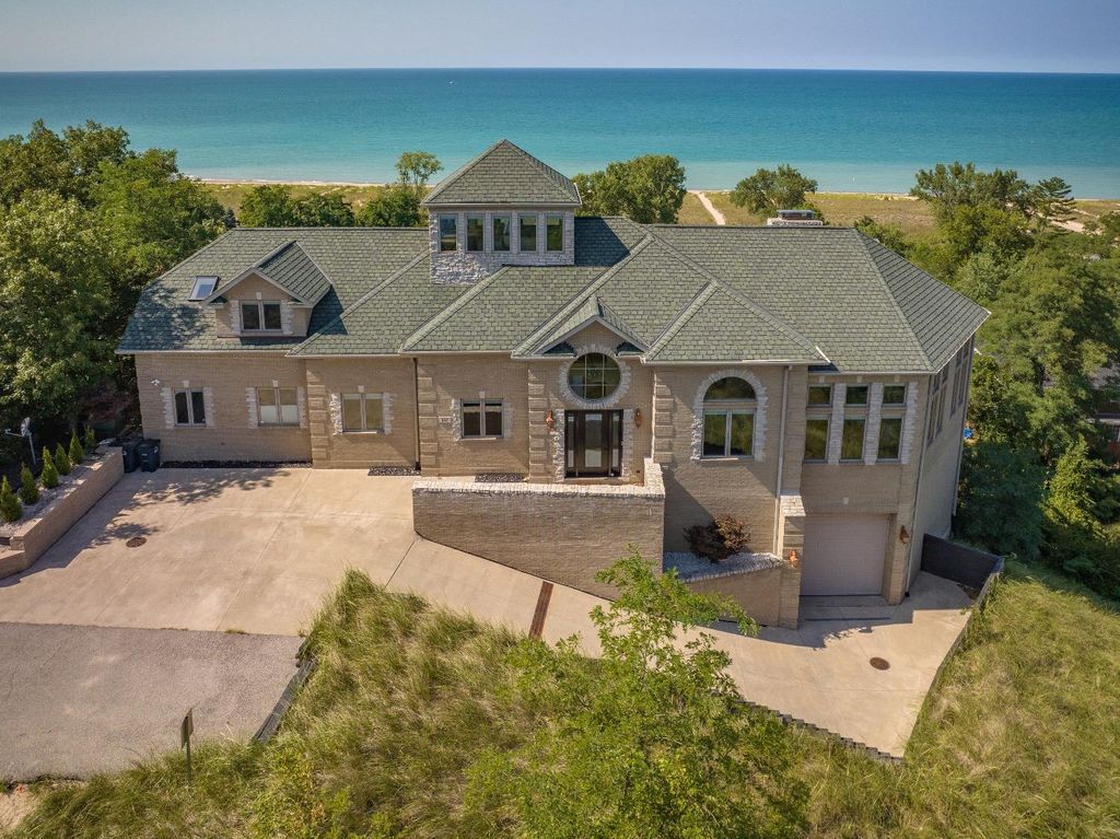 160 Turner Ct, Michigan City, IN 46360