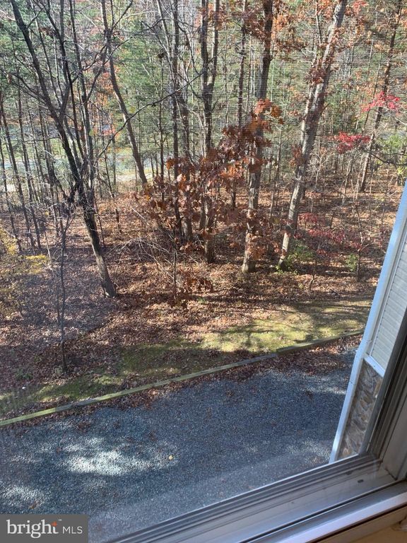300 High Gables Dr #304, Gaithersburg, MD 20878