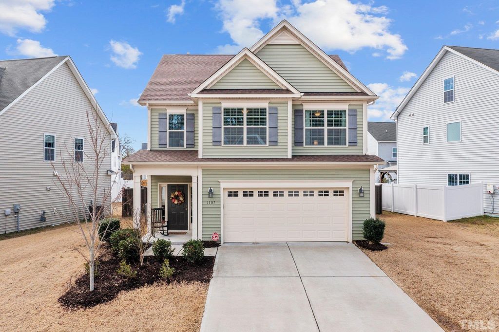 1107 Summer Meadow Dr, Fuquay Varina, NC 27526