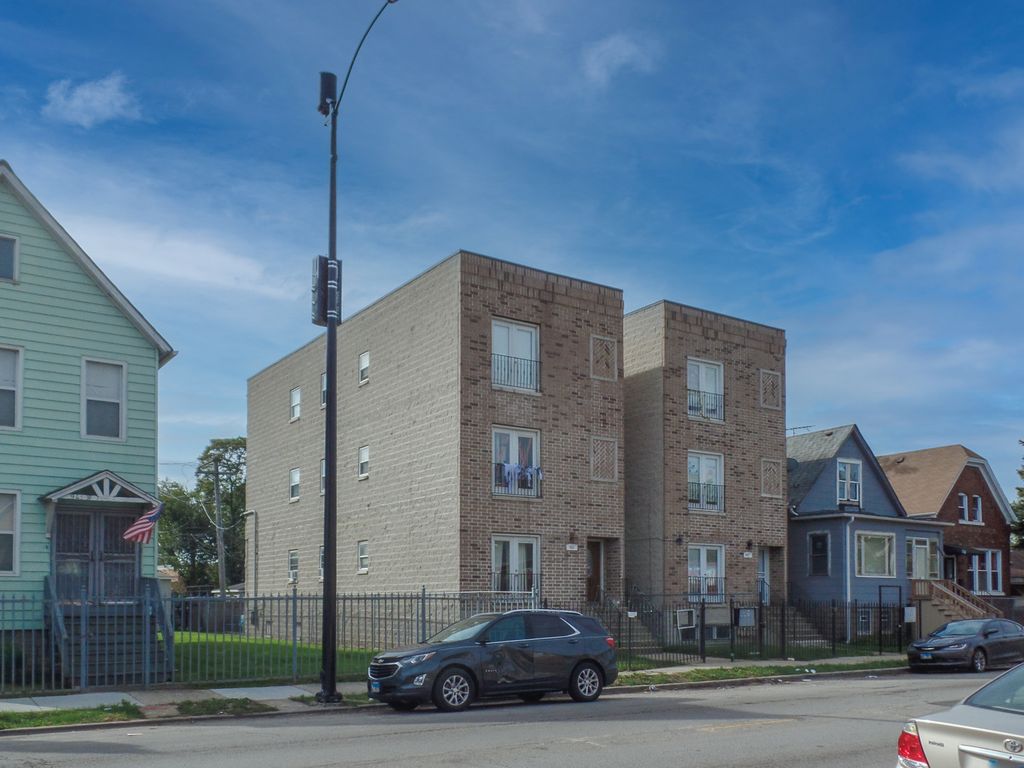945 W 71st St, Chicago, IL 60621
