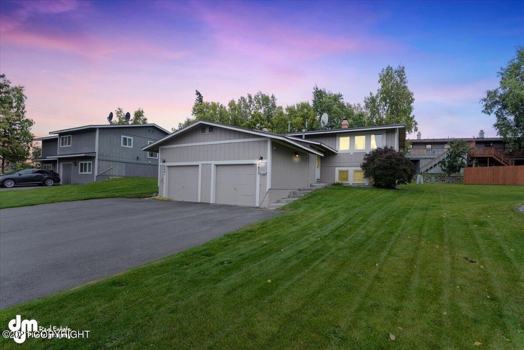 4655 Edinburgh Dr, Anchorage, AK 99502