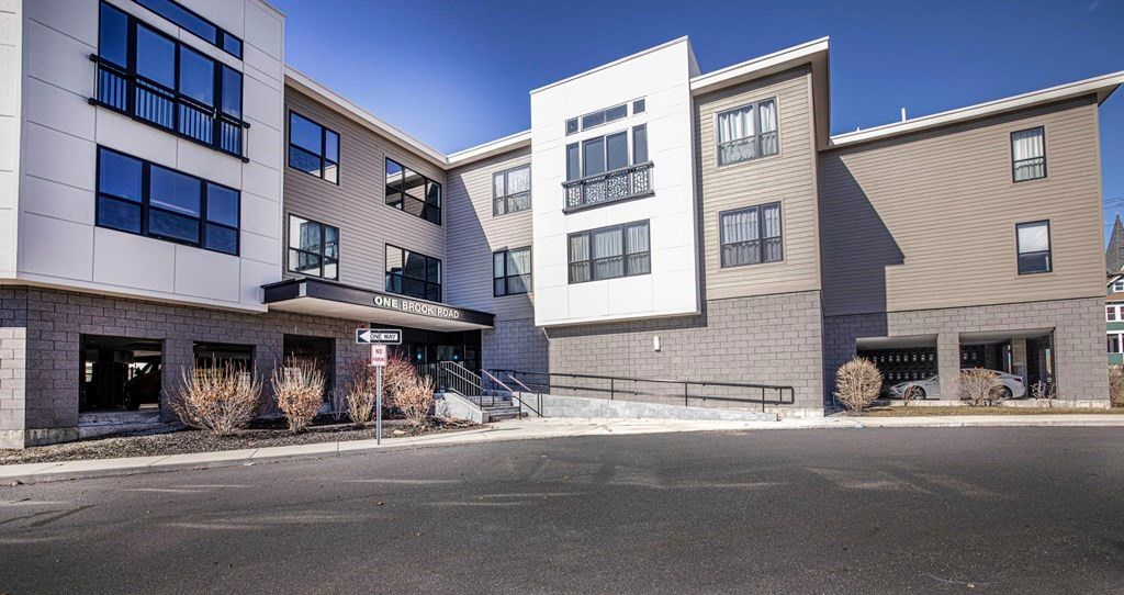 1 Brook Road 206, Quincy, MA 02169 2 Bed, 2 Bath Condo MLS