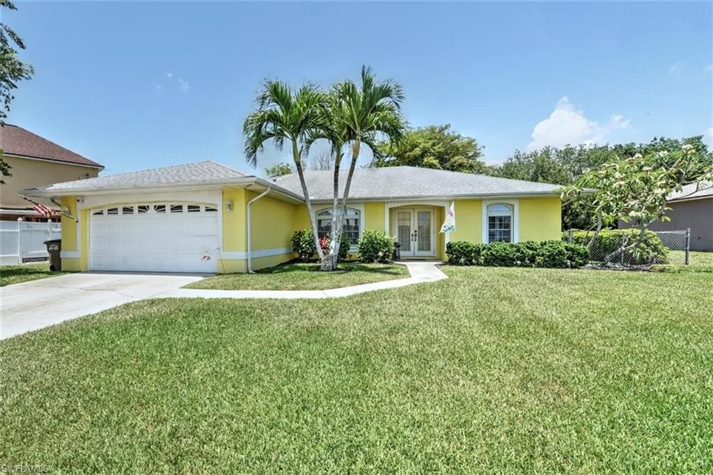 905 SE 22nd Ter, Cape Coral, FL 33990