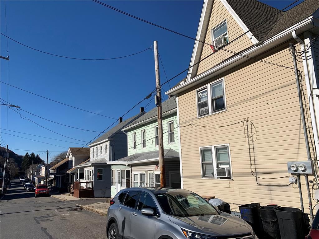 86 W High St, Nesquehoning, PA 18240 See Est. Value, Schools & More