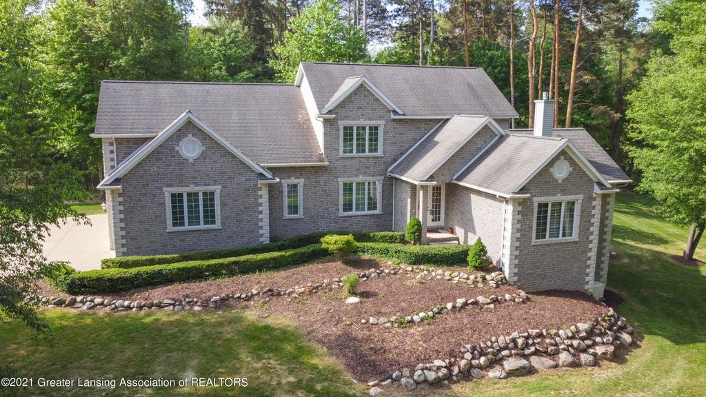 1540 Osprey Ave, Williamston, MI 48895