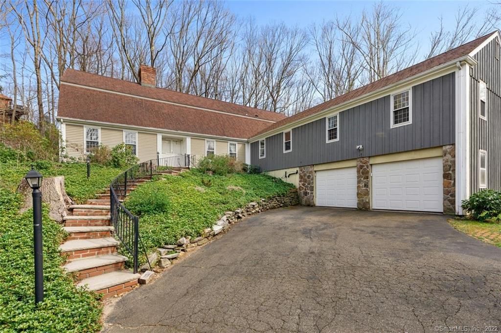 81 Meeting House Rd, Haddam, CT 06438