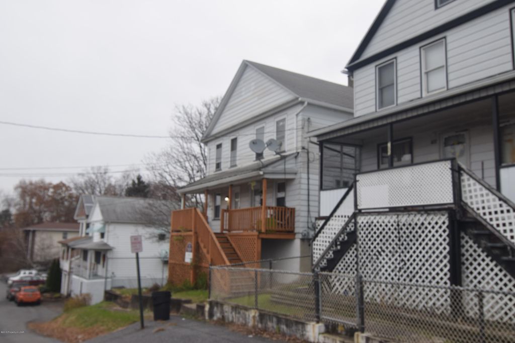 789 Keating St, Wilkes Barre, PA 18702 See Est. Value, Schools & More